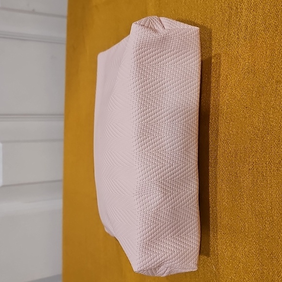 Estee Lauder Cosmetic Bag/clutch, NWOT, 8x7x1.5" - Picture 5 of 7